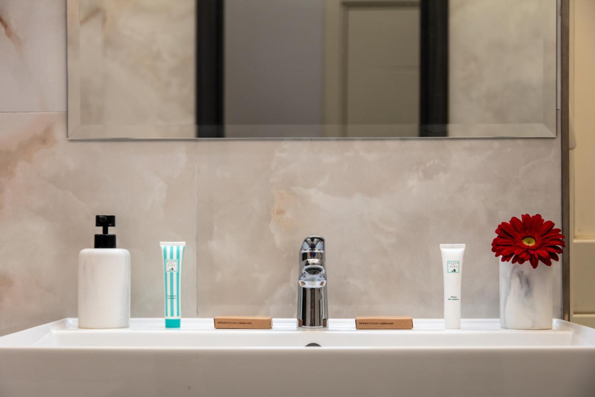 Main - Duomo Hotell Napoli Eksteriør bilde