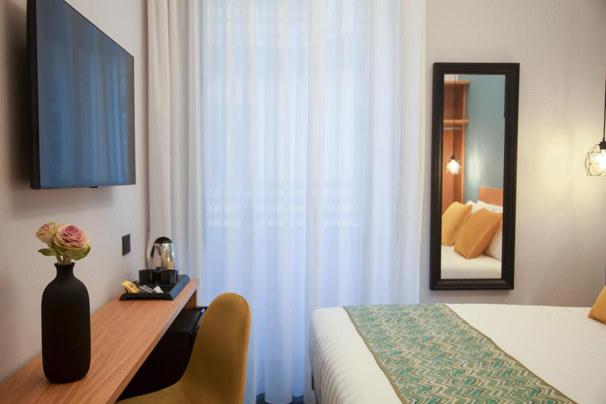 Main - Duomo Hotell Napoli Eksteriør bilde